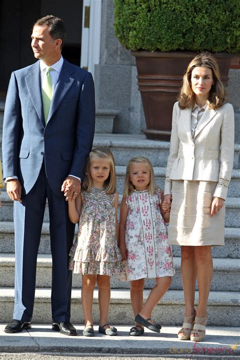 La Princesa Letizia El Príncipe Felipe Y Las Infantas Leonor Y Sofía