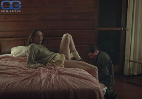 Hannah Gross Nude Pictures Photos Playboy Naked Topless Fappening