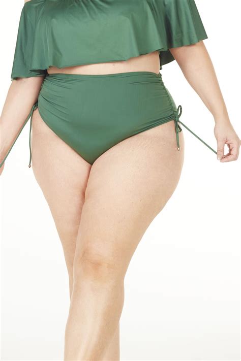 HOT PANT LACINHO PLUS SIZE VERDE