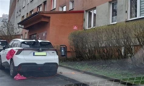 Ładowanie samochodu elektrycznego pod blokiem co trzeba wiedzieć jak