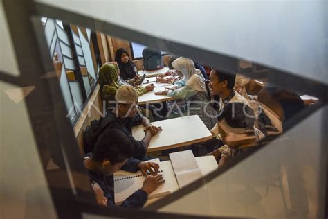 Tadarus Al Quran Braille Di Tasikmalaya Antara Foto