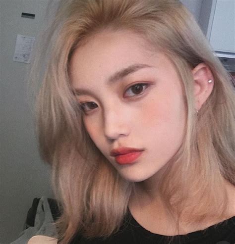 Konsep Korean Ulzzang Girl Blond Hair