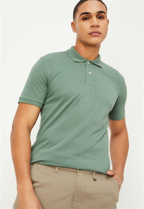 Buy Men Slim Fit Solid Polo T Shirt Online At Just Rs 3990 1000013450788 Max Fashion