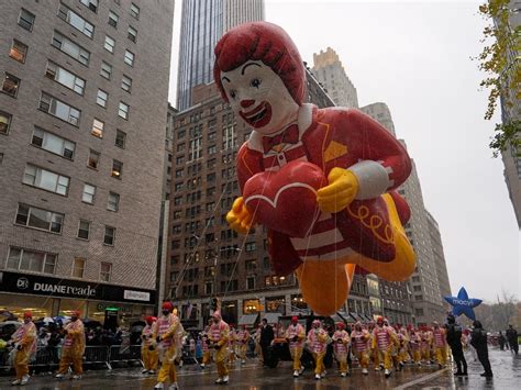 Macys Thanksgiving Day Parade 2024 Photos Balloons Stars And More