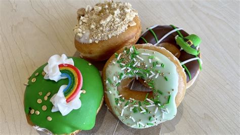 We Tried Krispy Kreme S St Patrick S Day Doughnuts They Are A Treat