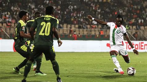 CAN L ex Lyonnais Bertrand Traoré propulse le Burkina Faso vers la