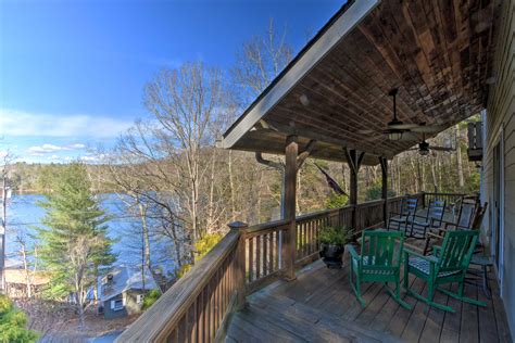 Spacious Lake Santeetlah Cottage w/ Lake Views! | Evolve