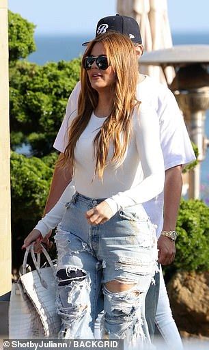 Khloe Kardashian Shows Off Her Curvy Curves At Lunch With Cheating Ex