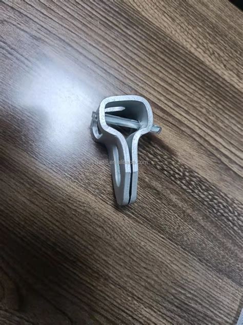 Best Hot Dip Galvanized Pole Bracket Power Overhead Line Link Fitting Ball Socket Cable Fitting