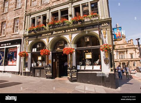 Deacon Brodie Tavern Along The Royal Mile In Edinburgh Scotland Stock