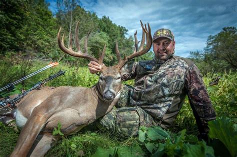 Wisconsin 181” Bow Big Buck Big Deer