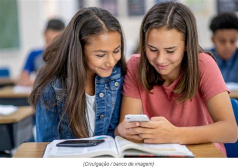 S O Jos Dos Pinhais Pro Be Uso De Celulares Nas Escolas P Blicas