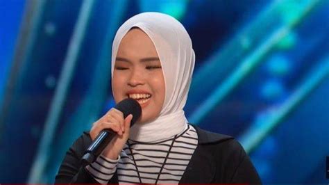 Apa Itu Golden Buzzer AGT Yang Diraih Putri Ariani Dari Simon Cowell