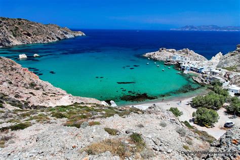 Milos Firopotamos Panorama Da Ba A A Praia Ea Vila De Pescadores