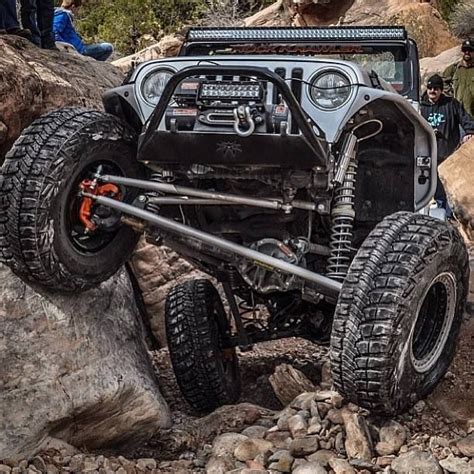 Jeep Crawling In The Rocks Jeepin Pinterest