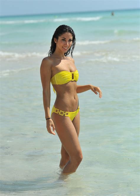 Leilani Dowding In Bikini At The Miami Beach Hawtcelebs