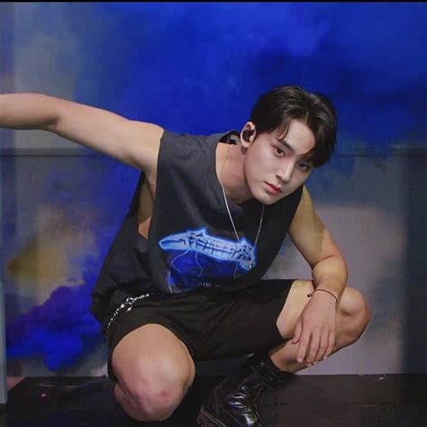 Hairlesskpoppits 25k Followers On Twitter Mingyu S Arms To Start