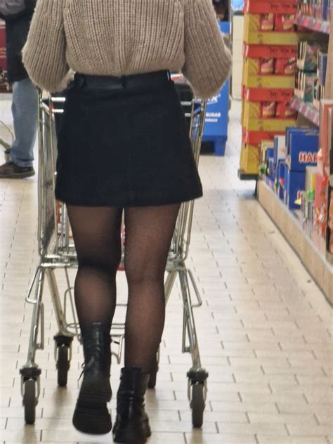 31 Pics Nylon Legs With Miniskirt Sweet Face Blonde Forum