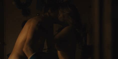 Nude Video Celebs Addison Timlin Nude Sleeping In Plastic All Roads To Pearla