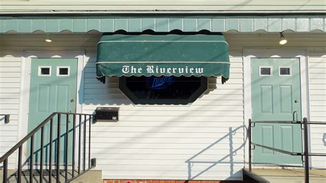 The Riverview In Ipswich Has Been Serving Great Bar Pizza For Decades