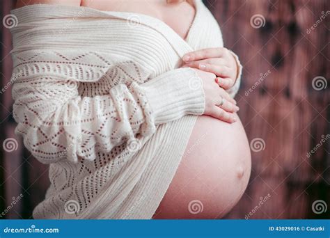 Ventre De Femmes Enceintes Photo Stock Image Du Maternité 43029016