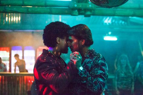 Narcos Vuelve Con Una Escena Gay Muy Caliente CromosomaX