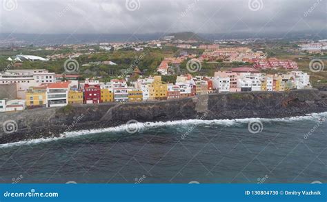 TENERIFE PUNTA BRAVA ESPAÑA MAYO 18 2018 Costa De Océano