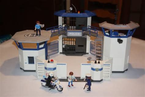 Playmobil Lot Police Commisariat Caserne Prison Moto Figurine