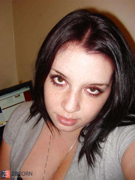 Buxom Inexperienced Emo Damsel ZB Porn