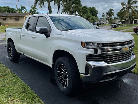 2019 Chevrolet Silverado 1500 20x9 Fuel Offroad Wheels Lt30555r20 Nitto Tires