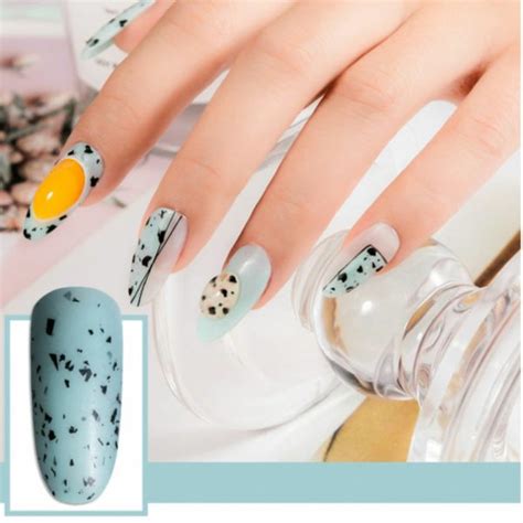 Eggshell Nails: 30 stilvolle Designideen für hübsche Maniküren - ZENIDEEN