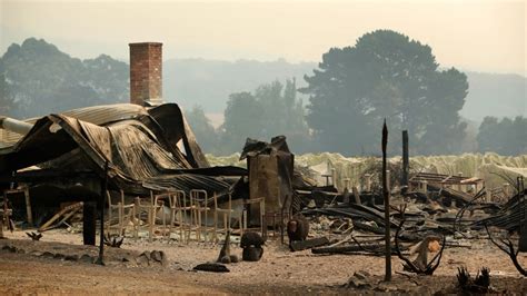 At Least 11 Structures Destroyed In Victoria Bushfires Sky News Australia