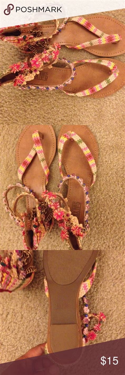 DSW Flowery Sandals in Women (NWOT) | Women, Flowery, Dsw