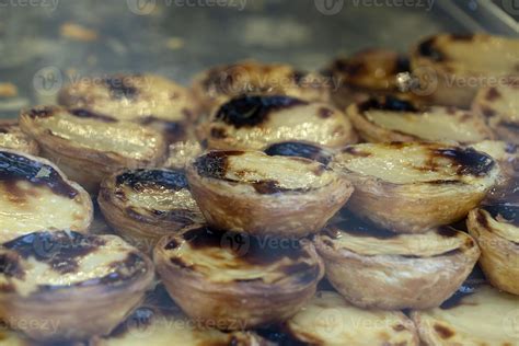 Pastel de Nata Lisbon traditional sweet dessert 19083607 Stock Photo at ...