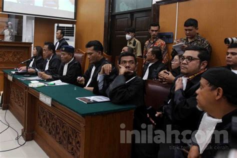 Foto Sidang Perdana Ricky Rizal Wibowo Kasus Pembunuhan Brigadir J Di