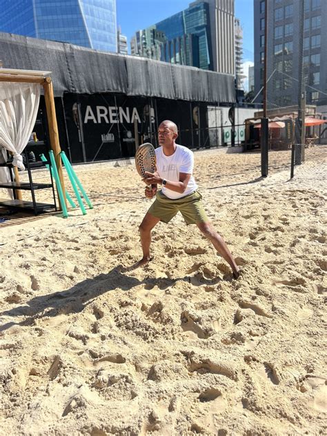 Beach tennis saúde mental e networking em quadra para líderes