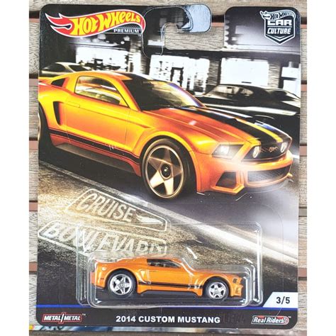 Xe mô hình tỉ lệ Hot Wheels bánh cao su car culture Custom Mustang màu cam