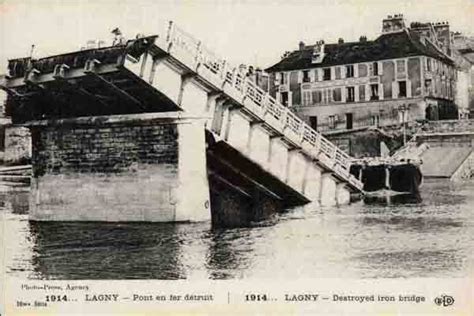 Lagny Thorigny Yacht De Plaisance Amarr Au Quai De La