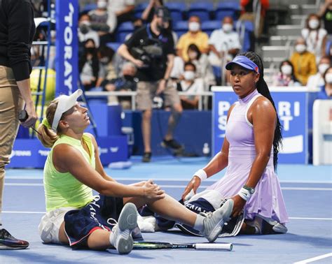 Tennis Naomi Osaka Advances As Injured Daria Saville Retires In Tokyo