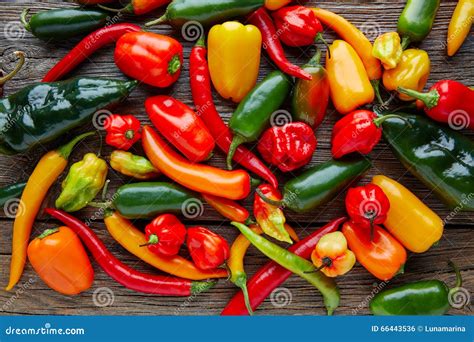 El Chile Picante Mexicano Sazona La Mezcla Con Pimienta Colorida Foto