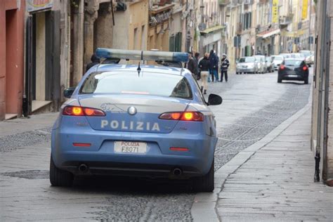 Sbarca Dal Traghetto Con Un Chilo Di Cocaina Ed Eroina Arrestata Una