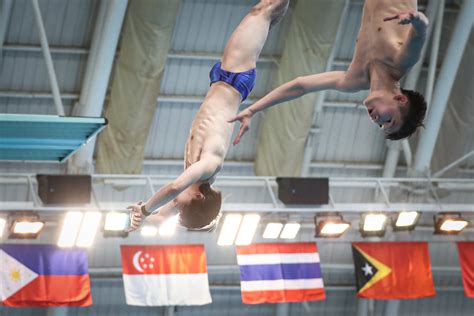 Những khoảnh khắc ấn tượng của hot boy Tùng Dương khi giành huy chương bạc nhảy cầu SEA Games 31