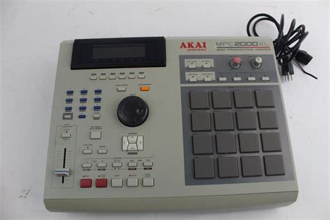 Akai Professional Mpc2000xl Midi Production Center Drum Machine Sampler