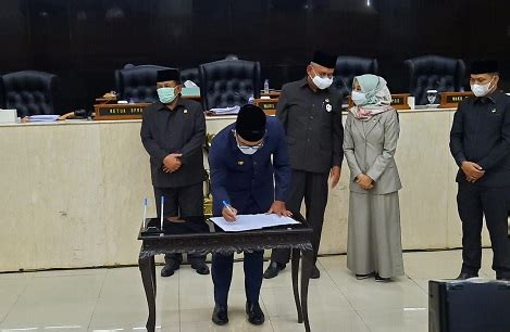 InfoPublik Perda Pesantren Jabar Pertama Di Indonesia