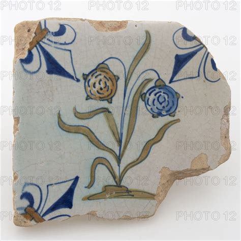 Tile Flower Tile With Two Flowers On Plant Fleur De Lis As Corner