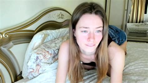 Amateur Webcam Babe Showing Her Sexual Goods At DrTuber