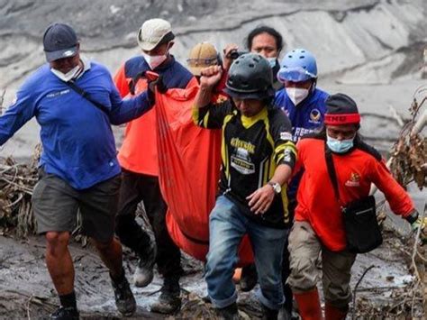 Relawan Erupsi Gunung Semeru Sebagian Diminta Pulang Ini Penyebabnya