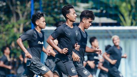 Sesi Latihan Psis Semarang Tuai Sorotan Snex Panser Cari Sosok Di Luar