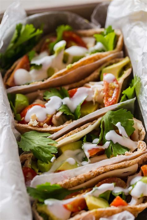 Healthy Chicken Pitas {chicken Avocado Sandwich}