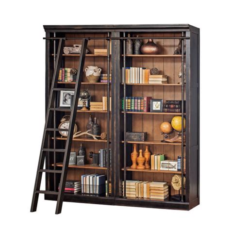 Книжный стеллаж с дверцами внизу 82 фото